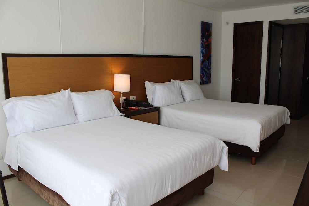 Estelar Alto Prado Barranquilla  Luaran gambar A room at the hotel