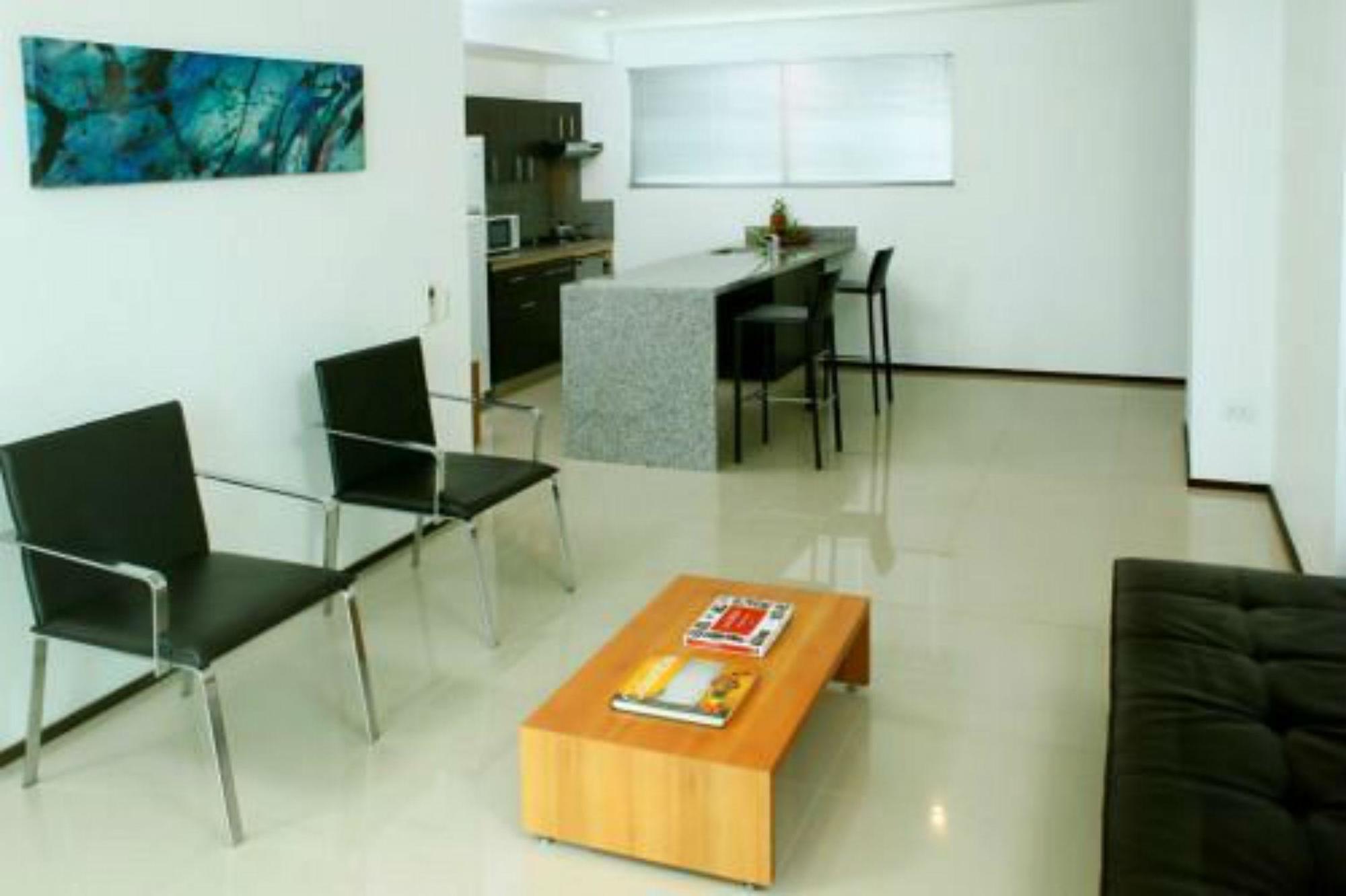 Estelar Alto Prado Barranquilla  Luaran gambar A living room with a polished concrete floor